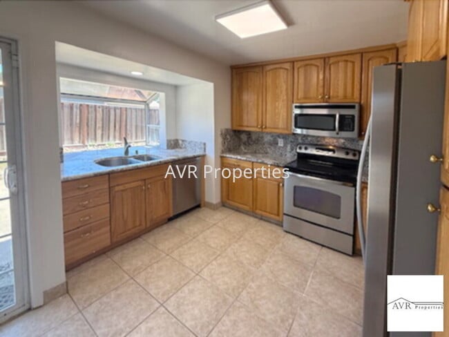 346 Nadine St in Livermore, CA - Building Photo - Building Photo