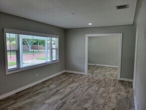 301 44th St N in St. Petersburg, FL - Building Photo - Building Photo