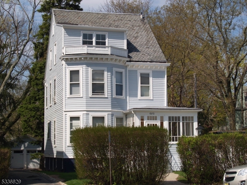 680 Bloomfield Ave in Glen Ridge, NJ - Building Photo