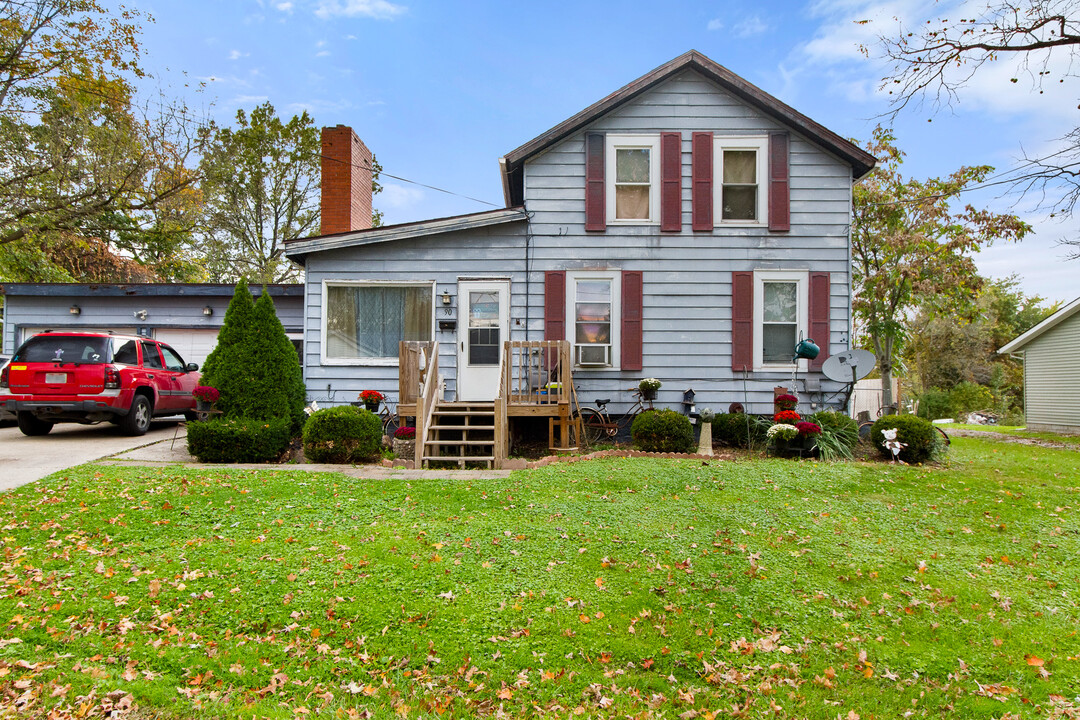 90 Walnut St in Plymouth, OH - Building Photo