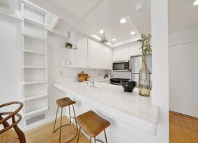 17082 Pacific Coast Hwy in Huntington Beach, CA - Building Photo