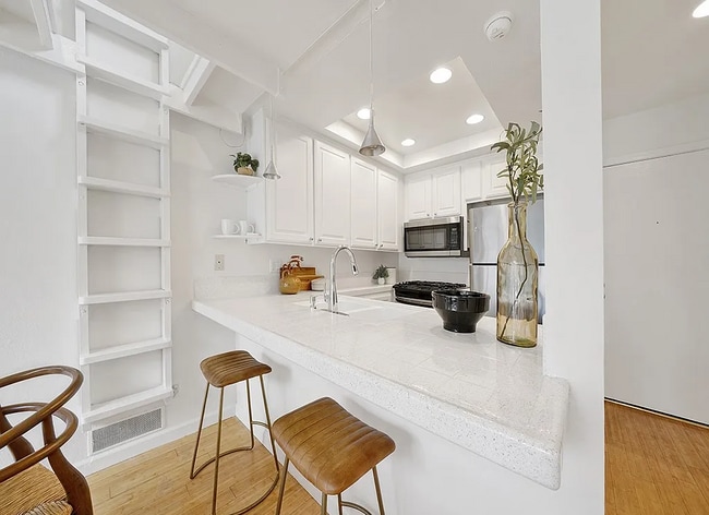 property at 17082 Pacific Coast Hwy