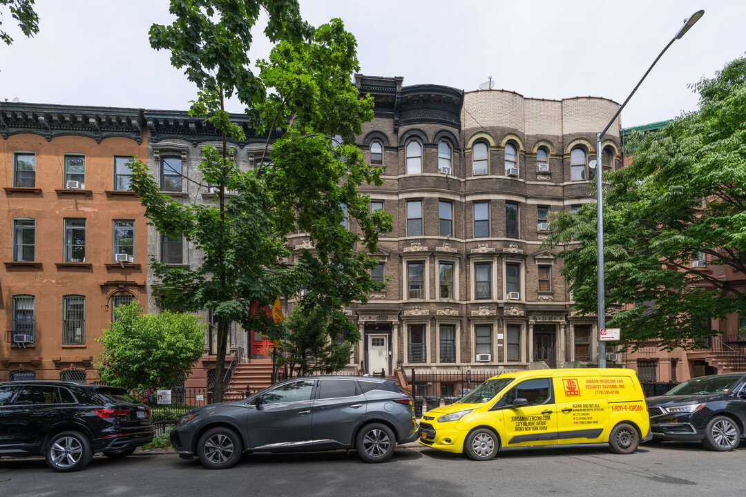 77 Lefferts Pl in Brooklyn, NY - Building Photo