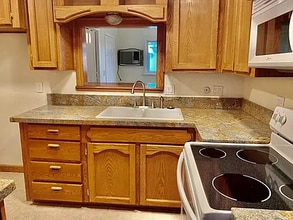 870 Palm Cir in Tracy, CA - Building Photo - Building Photo