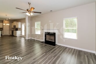 382 Stable View Loop in Dallas, GA - Foto de edificio - Building Photo