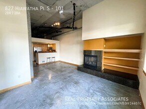 827 Hiawatha Pl S in Seattle, WA - Building Photo - Building Photo