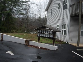 13 Mica Rdg in Sylva, NC - Foto de edificio - Building Photo