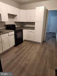 2108 Hollins St photo'