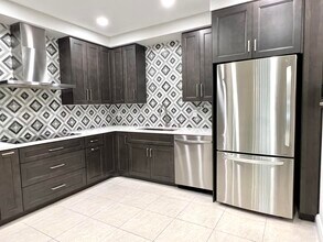 1905 Canterbury Cir in Wellington, FL - Building Photo - Building Photo