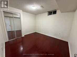 2 Attview Crescent in Brampton, ON - Building Photo - Building Photo