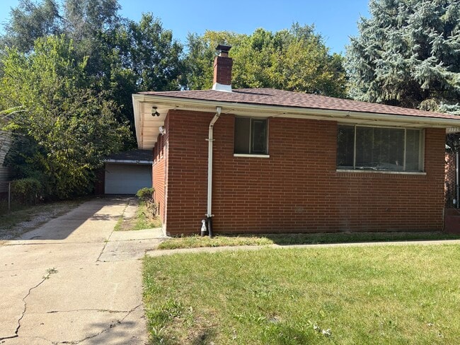 property at 1728 Roosevelt St