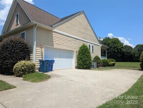 103 Hickory Hill Rd in Mooresville, NC - Building Photo - Building Photo