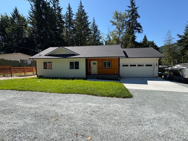 property at 3019 Hemlock Way