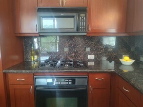 8211 Station Village Ln in San Diego, CA - Building Photo - Building Photo