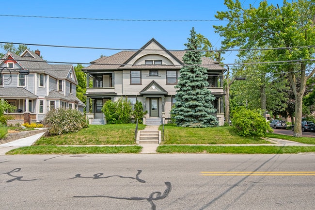 456 Lafayette Ave SE in Grand Rapids, MI - Foto de edificio - Building Photo
