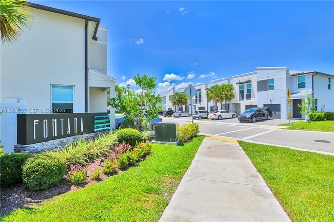 3506 Joshua Tree St in Palm Springs, FL - Building Photo - Building Photo