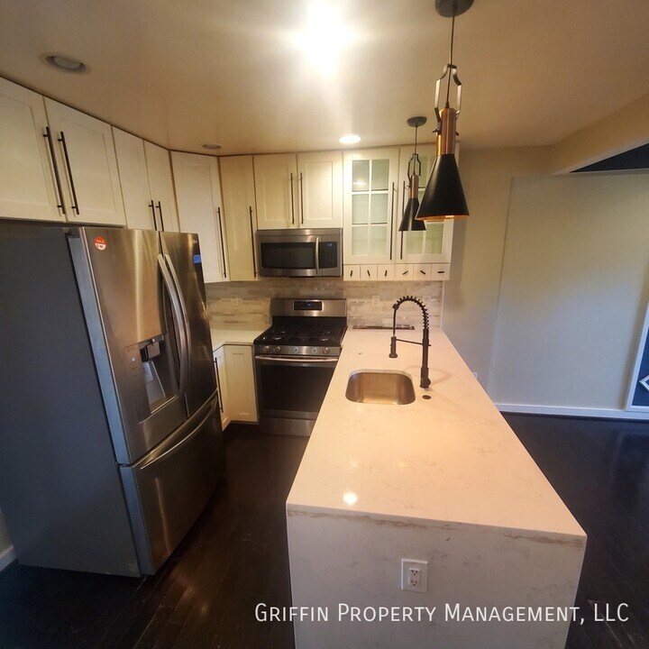 302 63rd St NE in Washington, DC - Building Photo