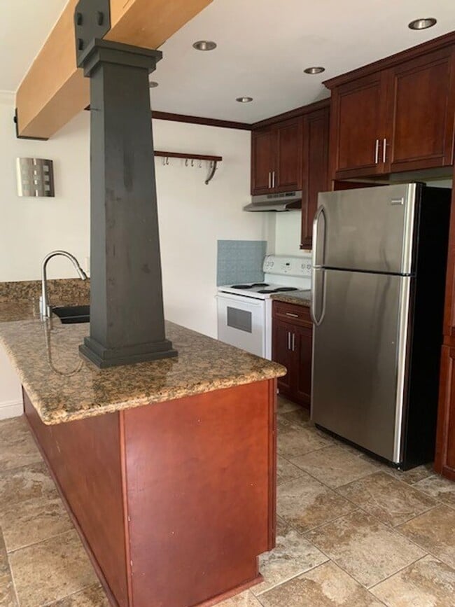 property at 615 Vine St