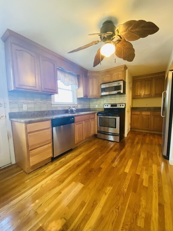 37 Moreland Ave in Dedham, MA - Building Photo - Building Photo