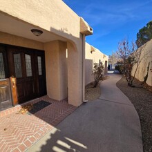 5913 Cubero Dr NE in Albuquerque, NM - Building Photo - Building Photo