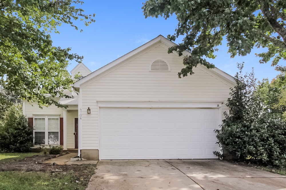 4706 Avalon Forest Ln in Charlotte, NC - Building Photo