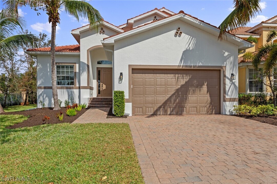 8752 Banyan Bay Blvd in Ft. Myers, FL - Building Photo