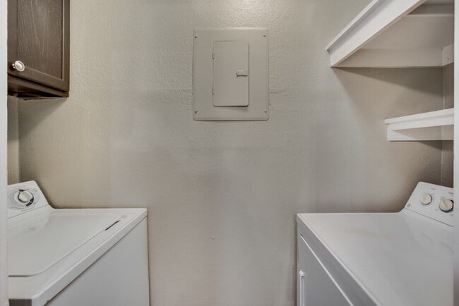 1820 N Garrett Ave in Dallas, TX - Building Photo - Building Photo