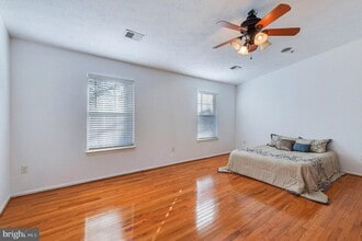 8055 Brookstone Ct in Severn, MD - Building Photo - Building Photo