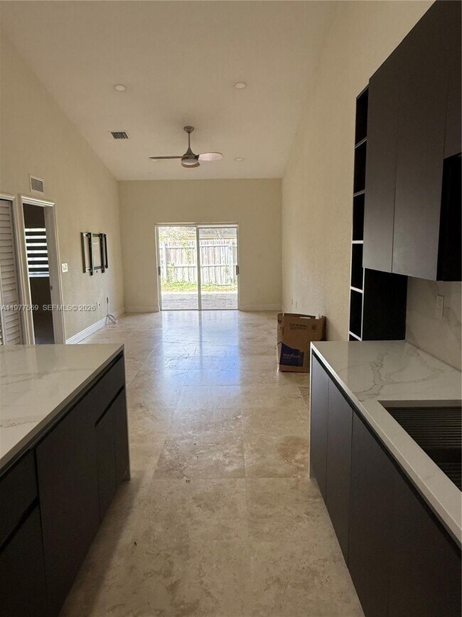 3227 NE 11th Dr in Homestead, FL - Building Photo - Building Photo