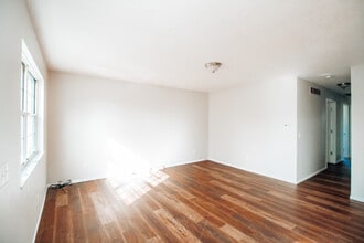 653 Williamsville Ave in Toledo, OH - Building Photo - Building Photo