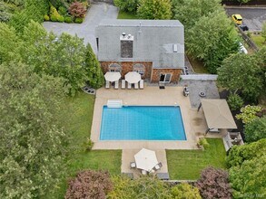 138 North Rd in Hampton Bays, NY - Building Photo - Building Photo