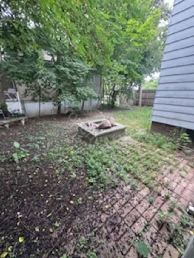 property at 402 S Harrison St