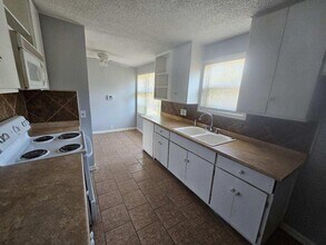 2117 47th St in Lubbock, TX - Building Photo - Building Photo