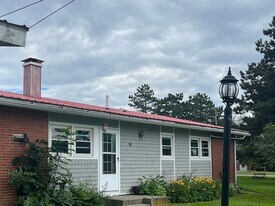 15 Randolph Dr in Bangor, ME - Building Photo