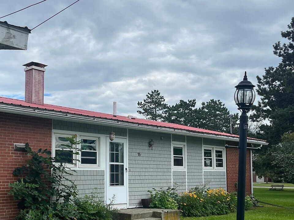 15 Randolph Dr in Bangor, ME - Building Photo