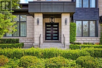 500 Warren Rd in King City, ON - Building Photo - Building Photo