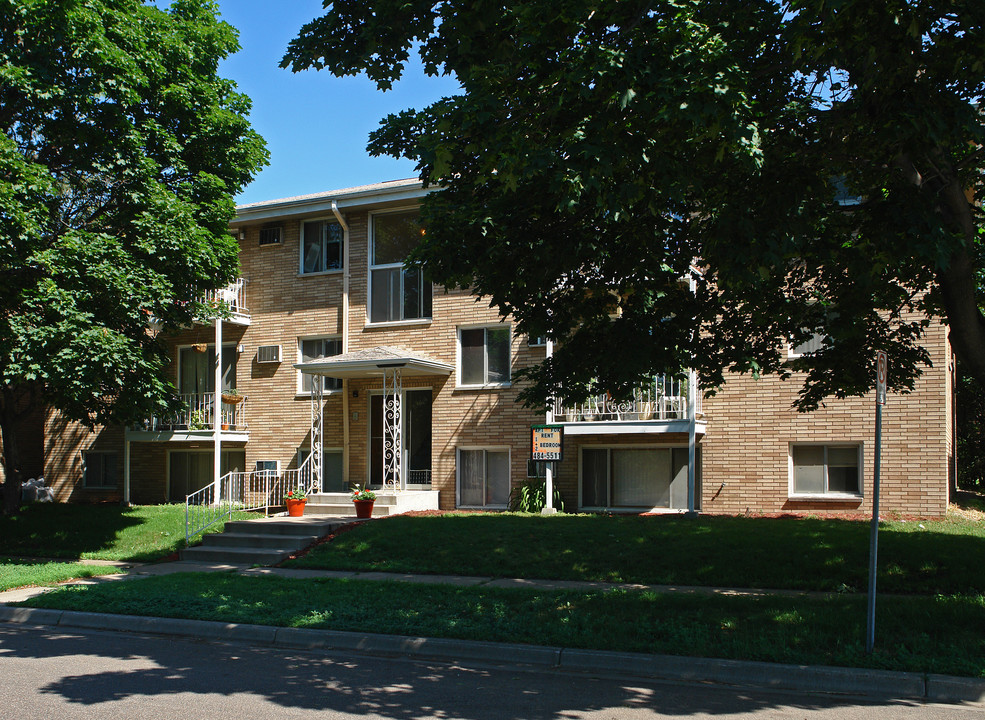 1471 Wynne Ave in St. Paul, MN - Building Photo