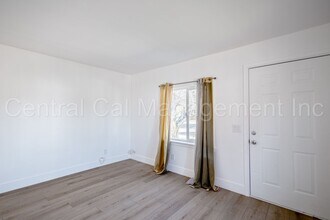 1001 Woodrow Ave in Bakersfield, CA - Building Photo - Building Photo