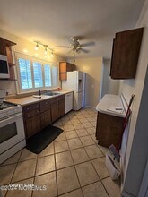 16 Oak Ridge Pkwy in Toms River, NJ - Foto de edificio - Building Photo