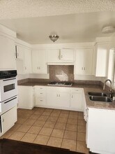 1326 N Central Ave, Unit 9 in Glendale, CA - Building Photo - Building Photo