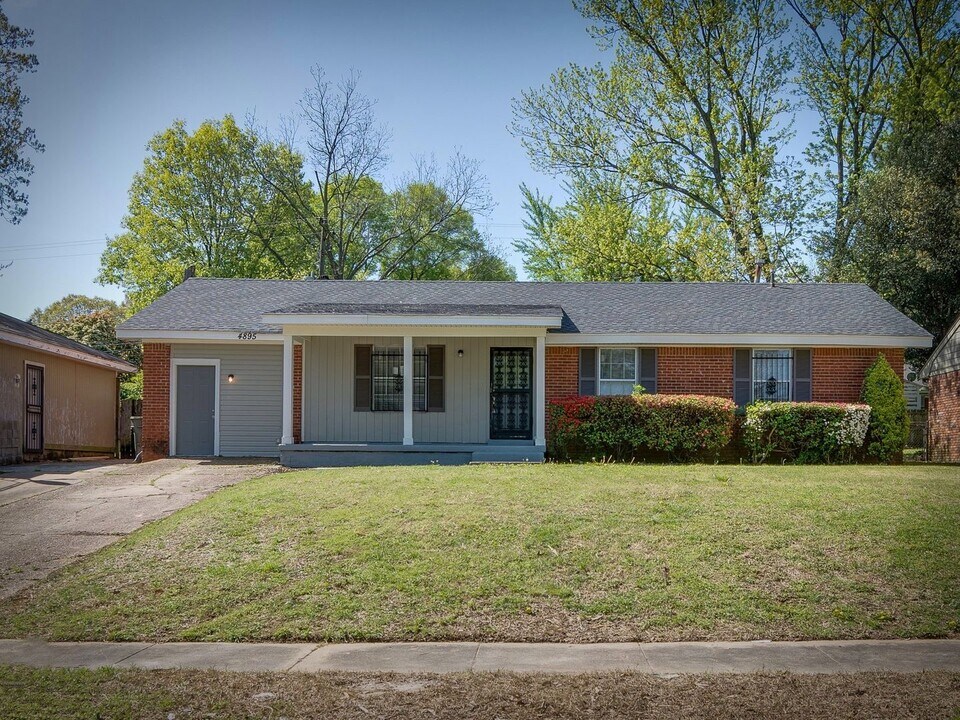 4895 Blanding Ave in Memphis, TN - Building Photo