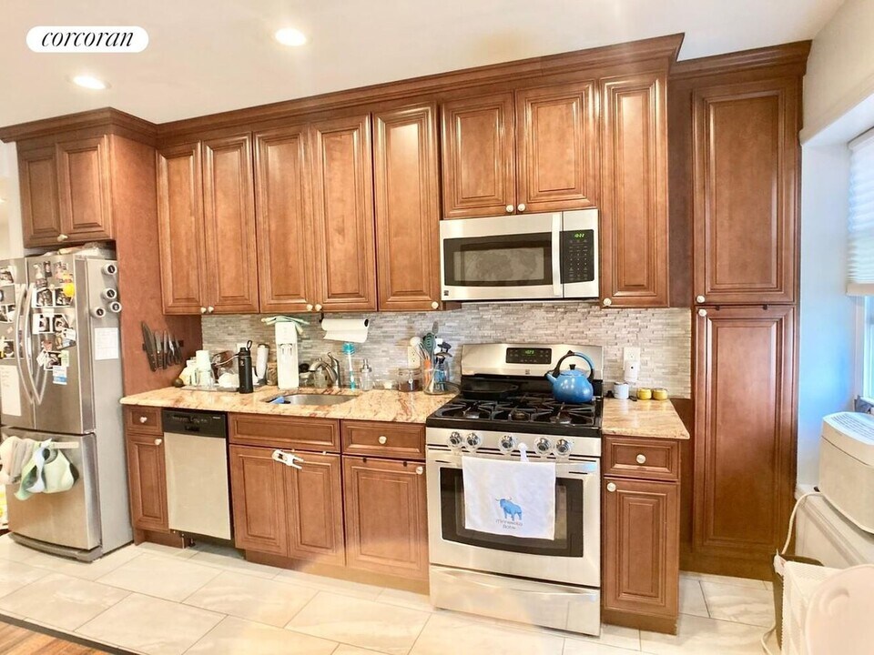 592 6th Ave in Brooklyn, NY - Building Photo