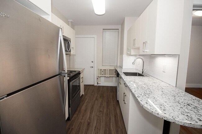 834 Grosvenor Luxury Apartment in Winnipeg, MB - Building Photo - Building Photo