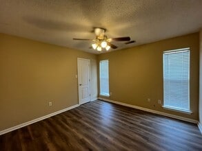 3775 Iron Horse Dr in Horn Lake, MS - Building Photo - Building Photo