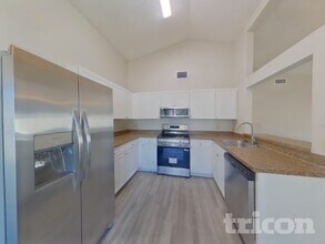 8306 Riverboat Dr in Tampa, FL - Building Photo - Building Photo