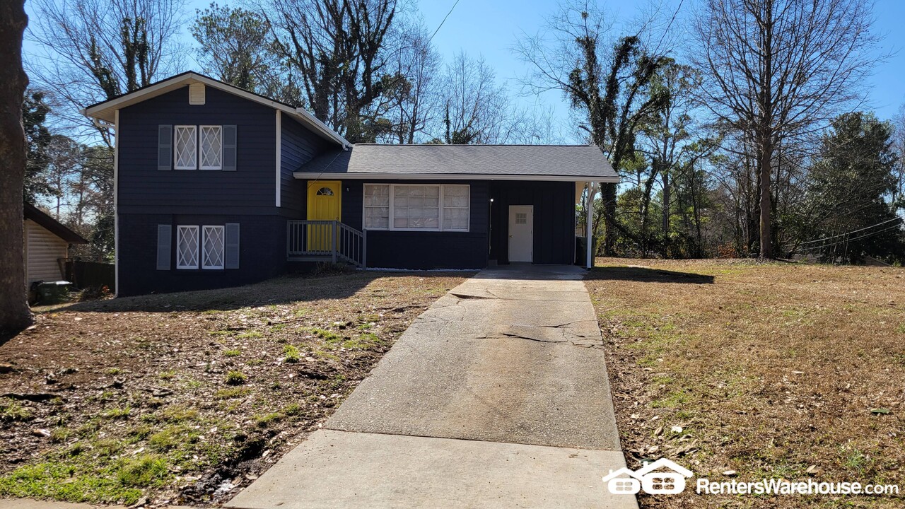 131 Oak Dr SW in Atlanta, GA - Building Photo