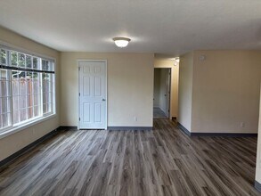 65 Hamilton Ave-Unit -67 in Eugene, OR - Building Photo - Building Photo