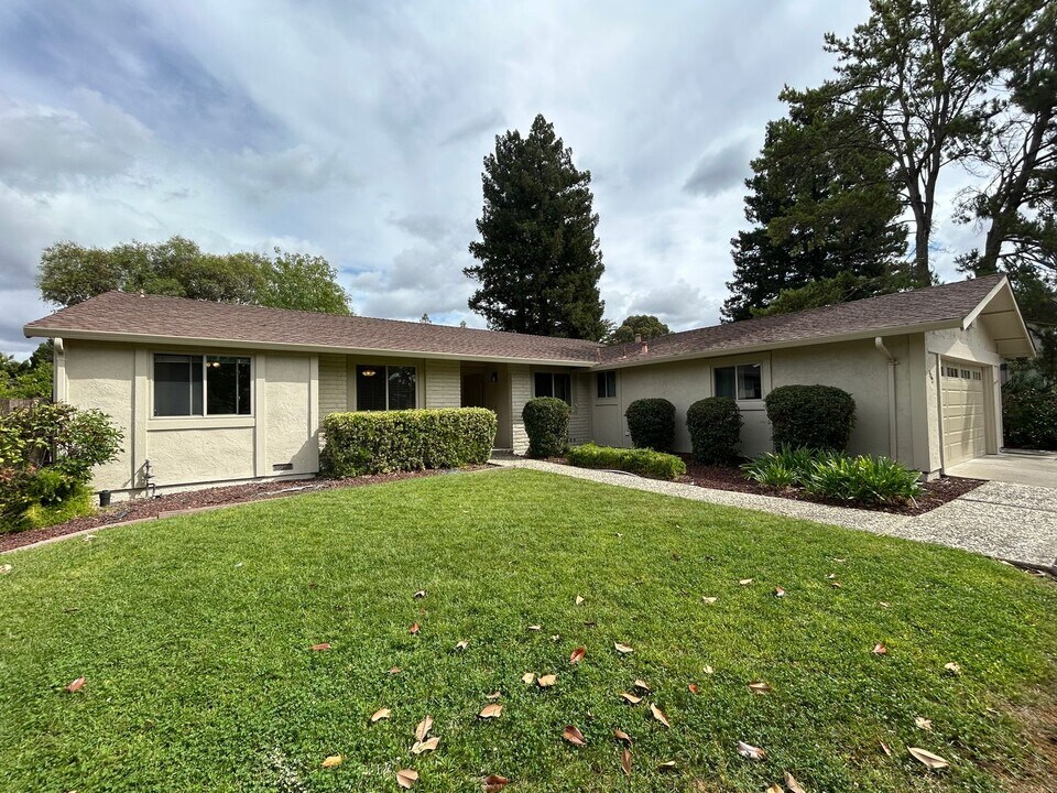 3162 Stinson Cir in Walnut Creek, CA - Building Photo