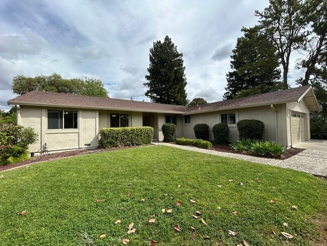 3162 Stinson Cir