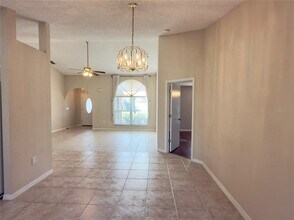 5805 Helen Way in Sarasota, FL - Building Photo - Building Photo